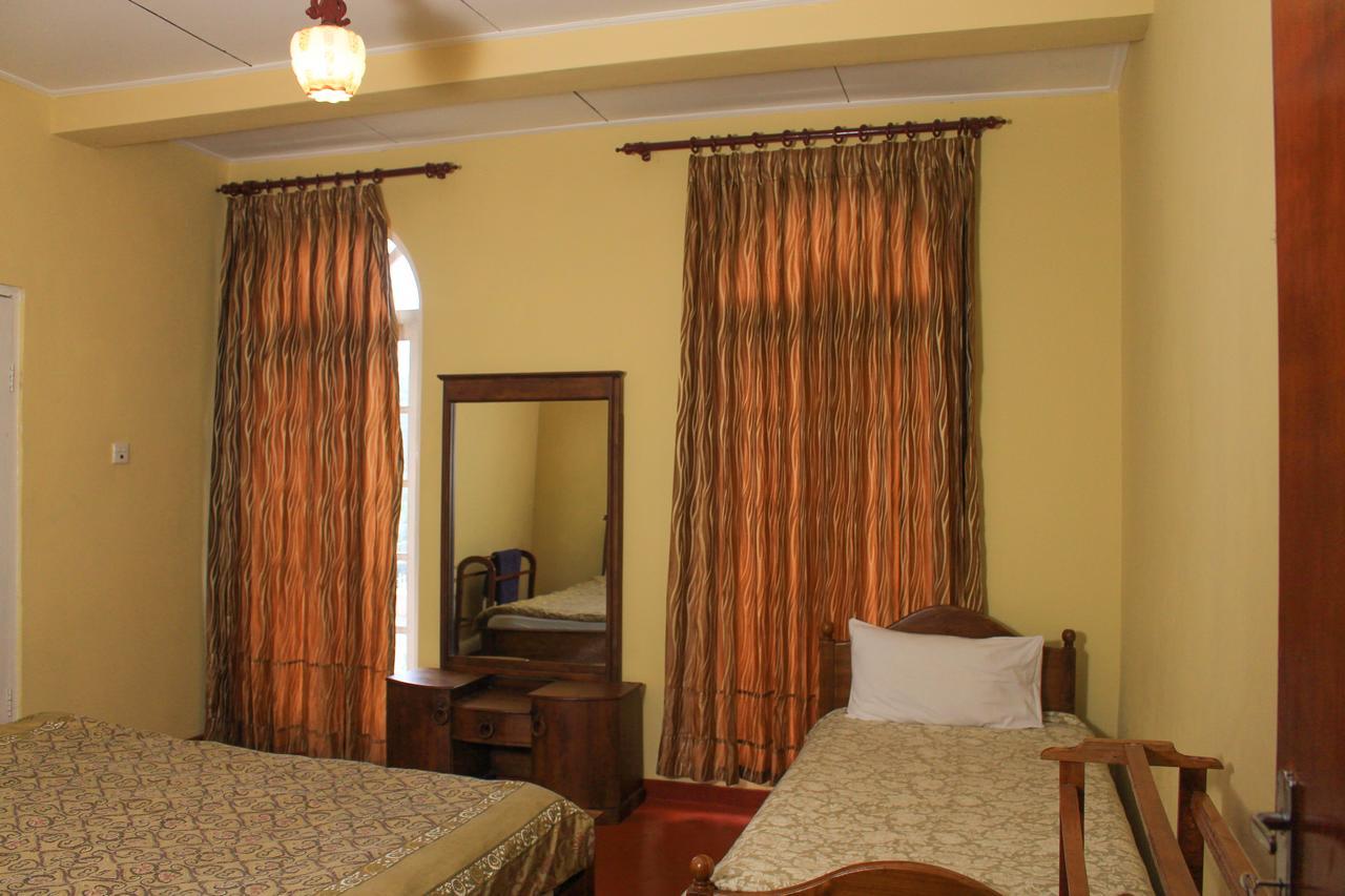 Hill View Bungalow Bed & Breakfast นูวาราเอลิยา ภายนอก รูปภาพ