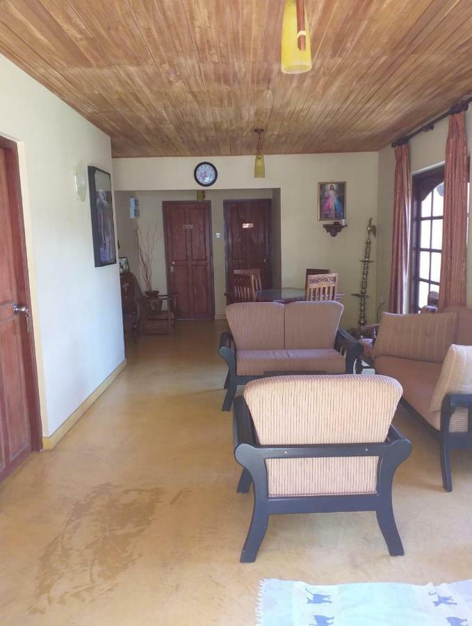 Hill View Bungalow Bed & Breakfast นูวาราเอลิยา ภายนอก รูปภาพ