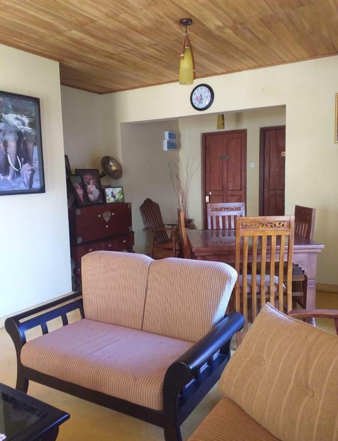 Hill View Bungalow Bed & Breakfast นูวาราเอลิยา ภายนอก รูปภาพ